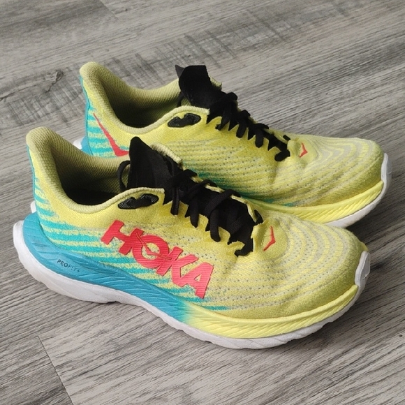 Hoka Shoes - Hoka Mach 5 Sneakers in Yellow and Teal Women's Size 6.5B